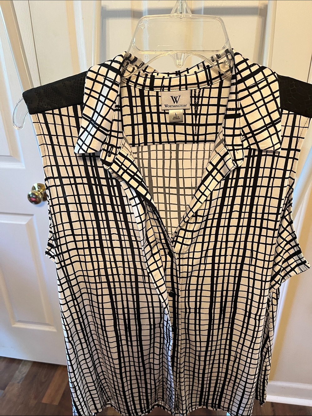 Worthington Black and White Grid Button-Front Sleeveless Shirt